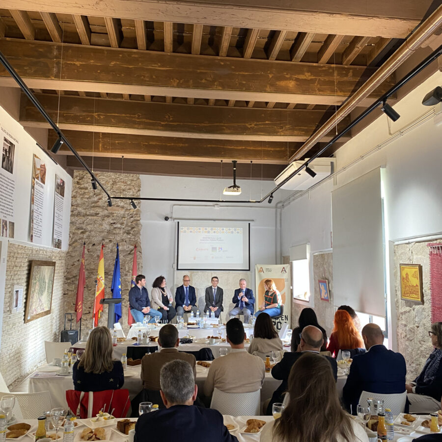 Mesa de experiencias y buenas prácticas de empresas | Cachito Coffee Roasters, FUTURO imperfecto, NOKSEL, Fundación Poncemar, Alimer y Egaleco